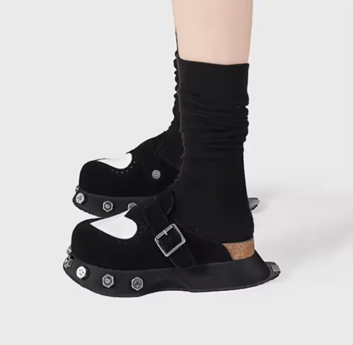 Tikmena Suede Heart colgs